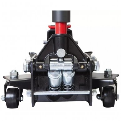 Domkratas su ratukais 2t/3t. Pažemintas 3