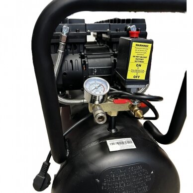 Oilless air compressor 50l 420L/min 8bar 2