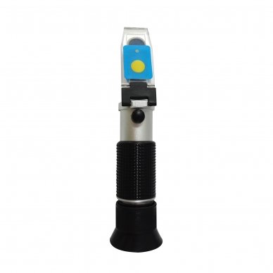 Refractometer with LED light